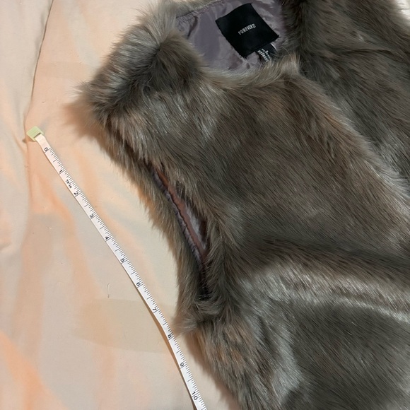 Faux Fur Vest Dark Gray Size Small Forever 21 - Picture 9 of 10